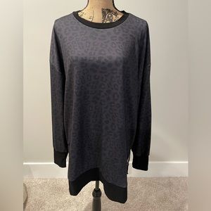 Long tunic leisurewear top by Jess Lea..